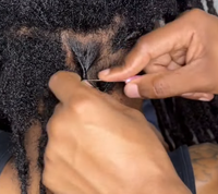 Crochetage de la racine des cheveux pour resserrer les Locks